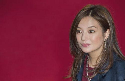 娱乐圈资深吃瓜艺人,揭秘幕后风云，笑谈圈中百态