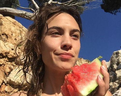 娱乐圈吃瓜中秋,明星们如何度过这个团圆佳节？