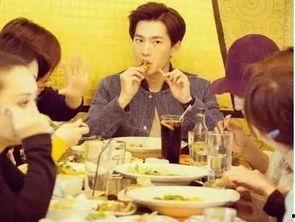 娱乐圈吃瓜背景板是谁,揭秘“吃瓜背景板”背后的故事