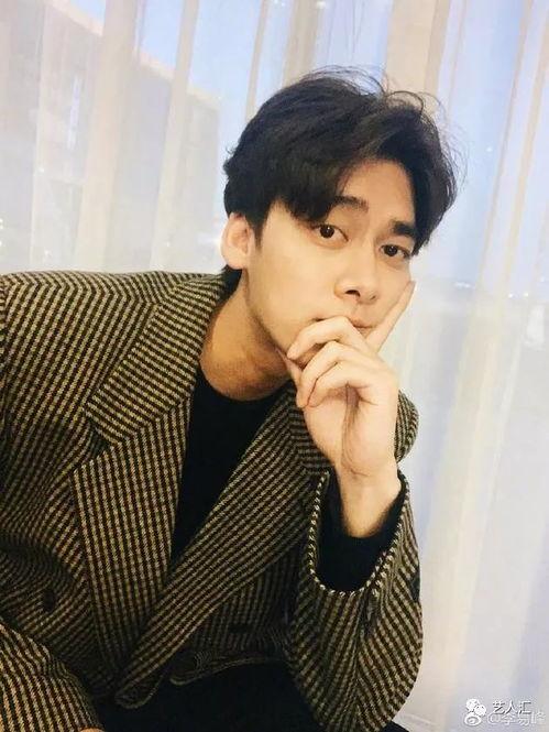 娱乐圈李易峰吃瓜,娱乐圈风云再起，真相究竟如何？