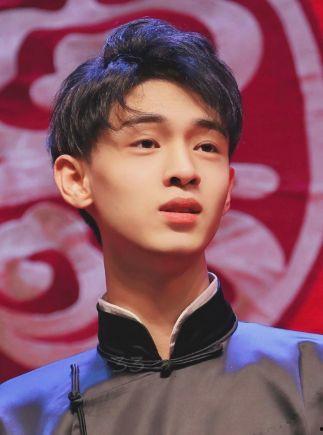 娱乐吃瓜酱秦霄贤不认字